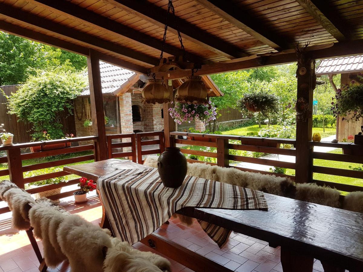 Villa Casa Ovesia à Săcele Extérieur photo